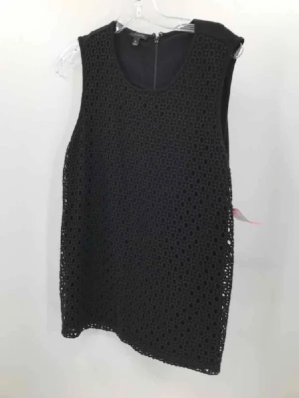 Pre-Owned Talbots Black Size Medium Tank Top floral tank top