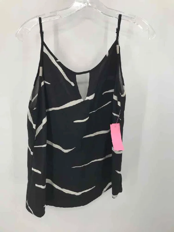 Pre-Owned Lizie Black Size Medium Tank Top athletic tank top