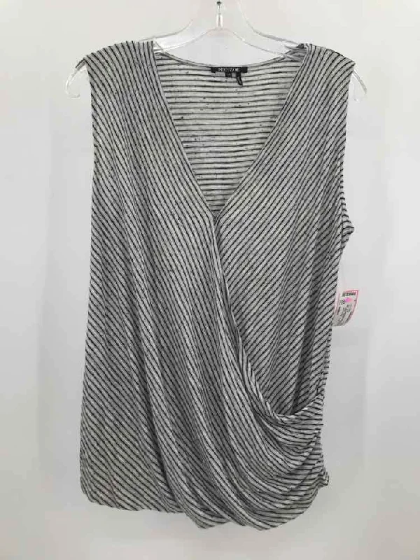 Pre-Owned Nic + Zoe Grey Size Medium Tank Top cotton tank top